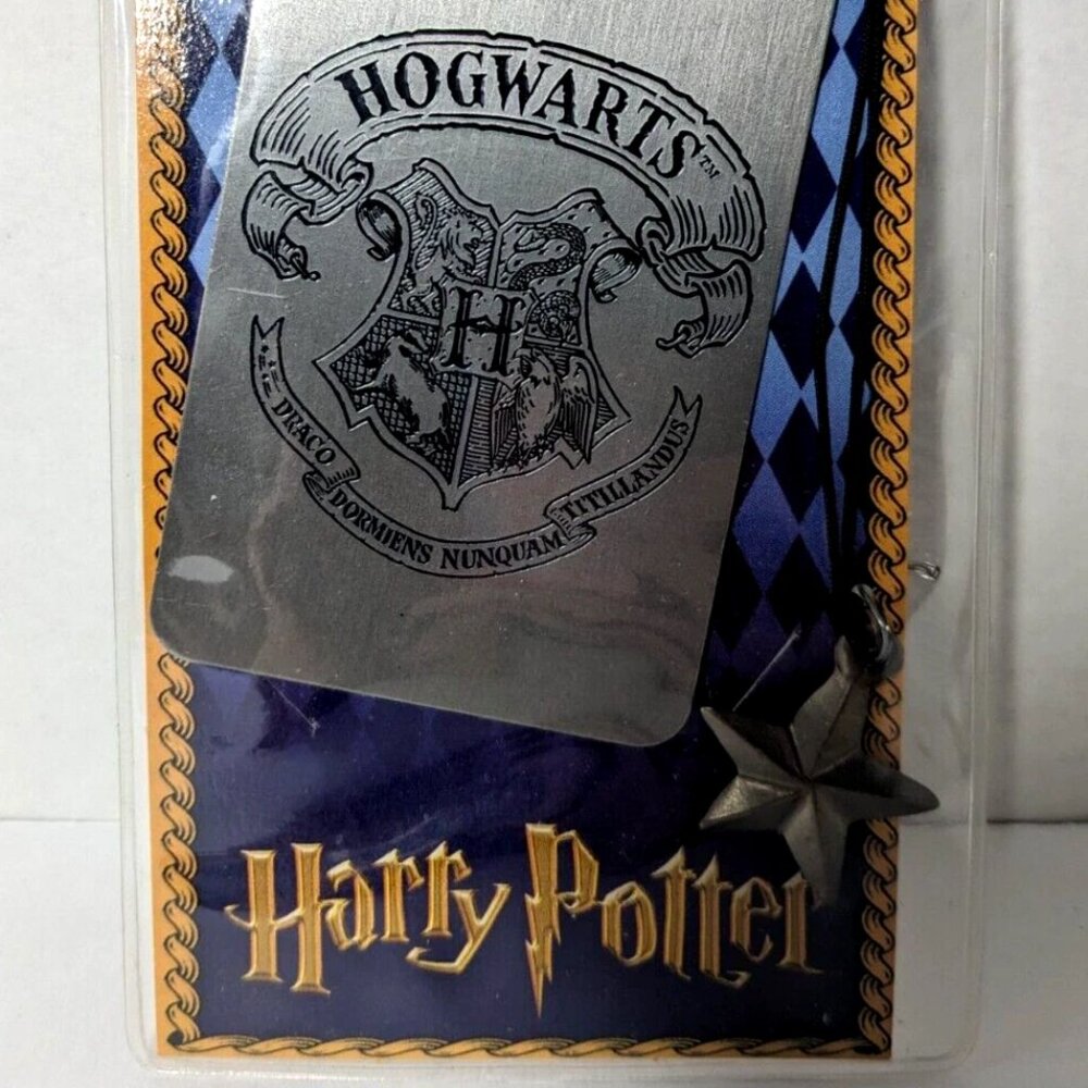 Vintage SCHOLASTIC Harry Potter HOGWARTS Crest EMBLEM Metal Collectible BOOKMARK